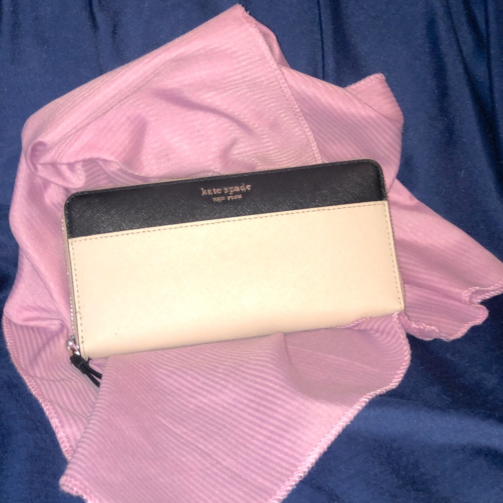Kate Spade New York large slim bifold wallet